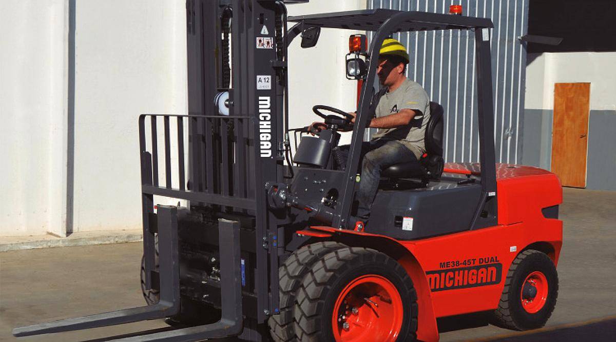 Autoelevador Michigan ME38 - 45t D