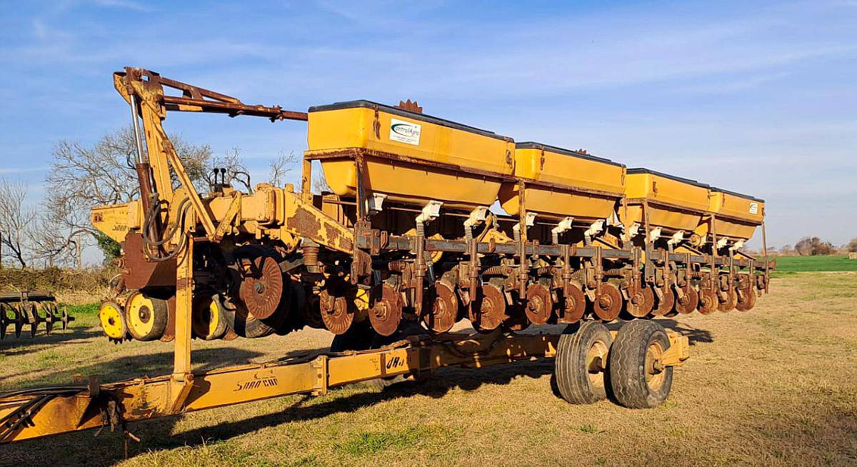 Sembradora Grano Grueso DAN CAR 12-52 Autotrailer