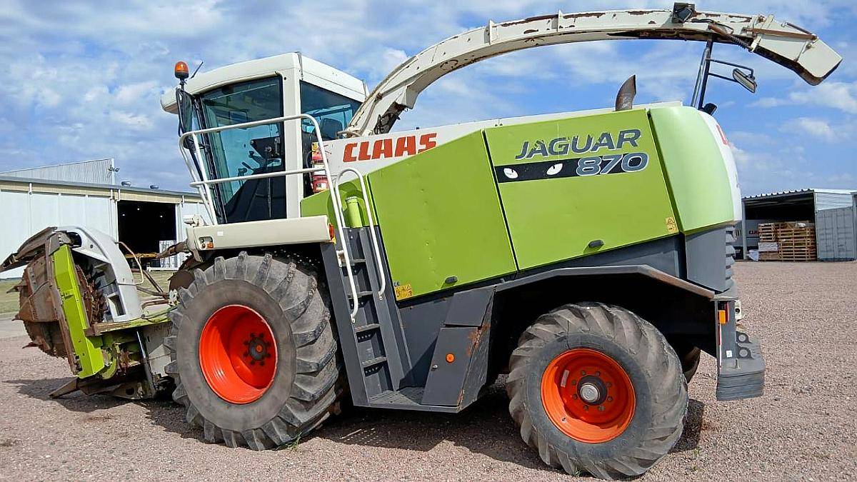 Picadora Jaguar 870 año 2006 con Cabezal RU 450 Xtra