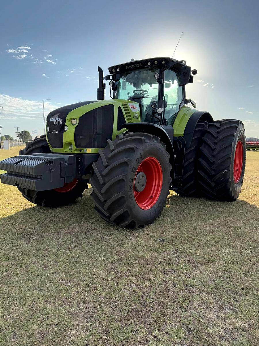 Tractor Claas Axion 940