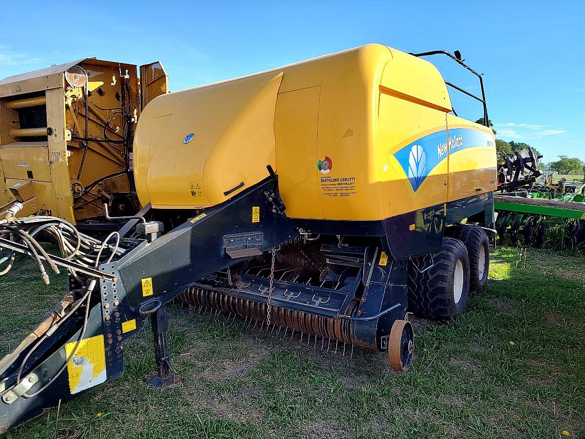 Megaenfardadora New Holland BB 9070 Cropcutter