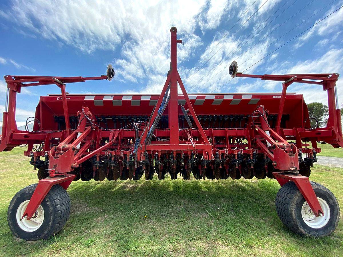 Crucianelli Pionera 3917 con Alfalfero