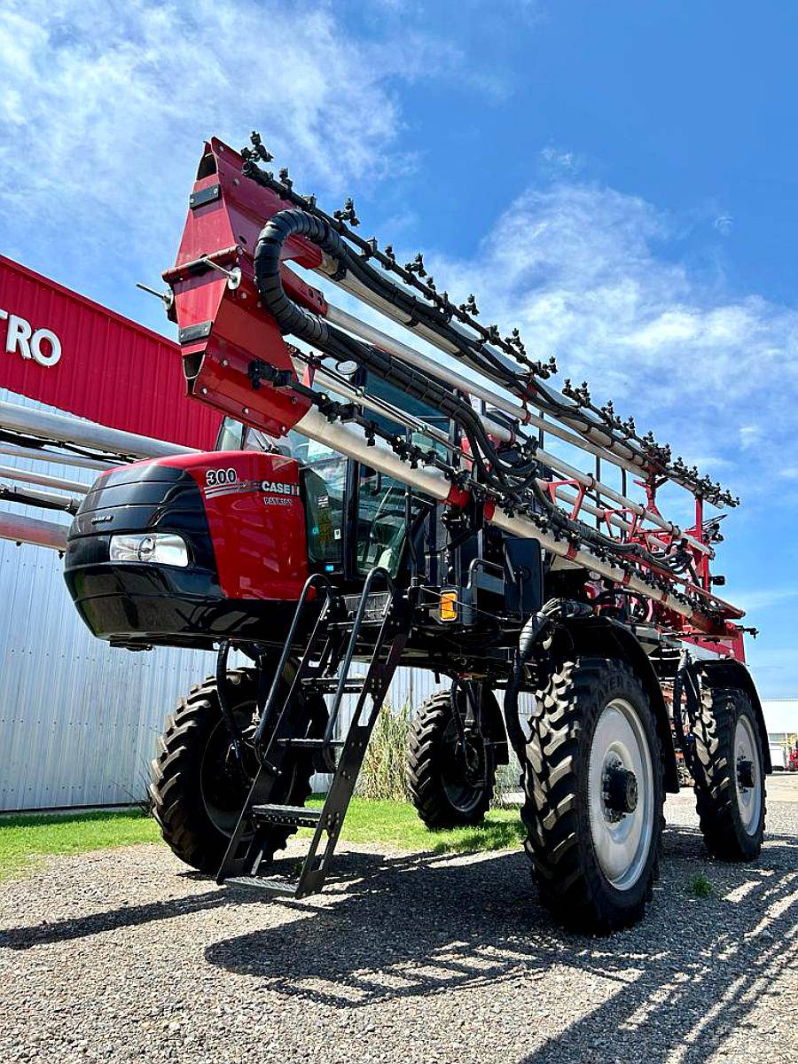 Pulverizadora Case IH Patriot 300 Hidro 4X4 - 36 Metos
