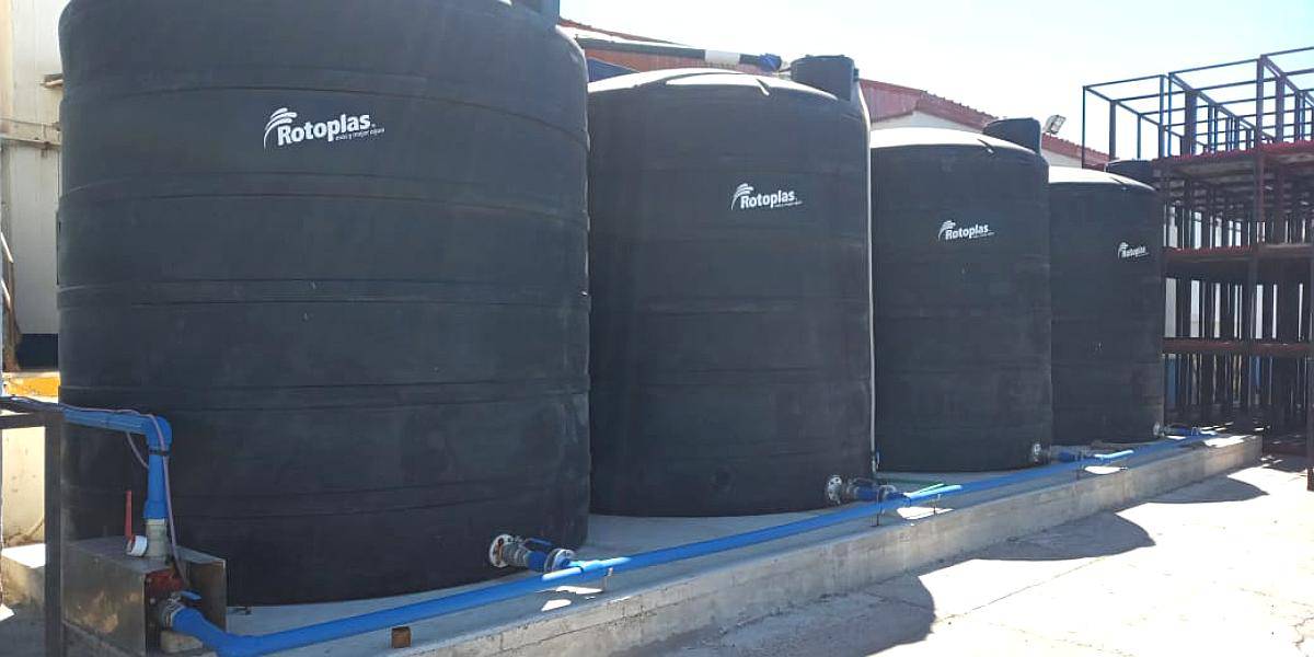 Tanque Vertical de 20.000 Litros de Plástico - Rotoplas
