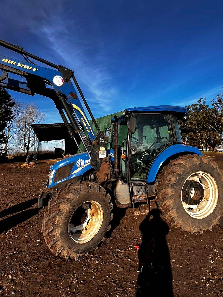 Tractor New Hollands TD5.110 con Pala OM