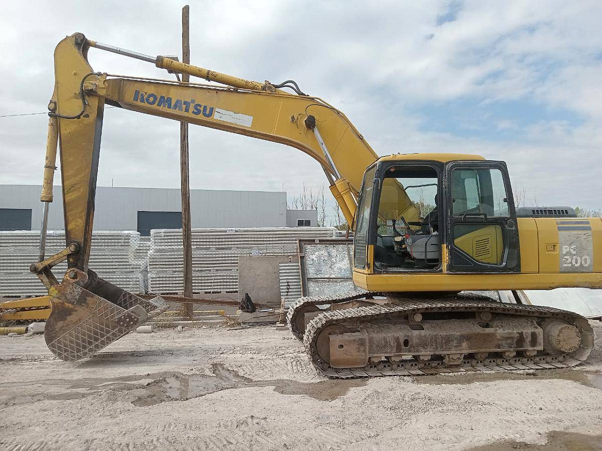 Excavadora Komatsu PC200 2006