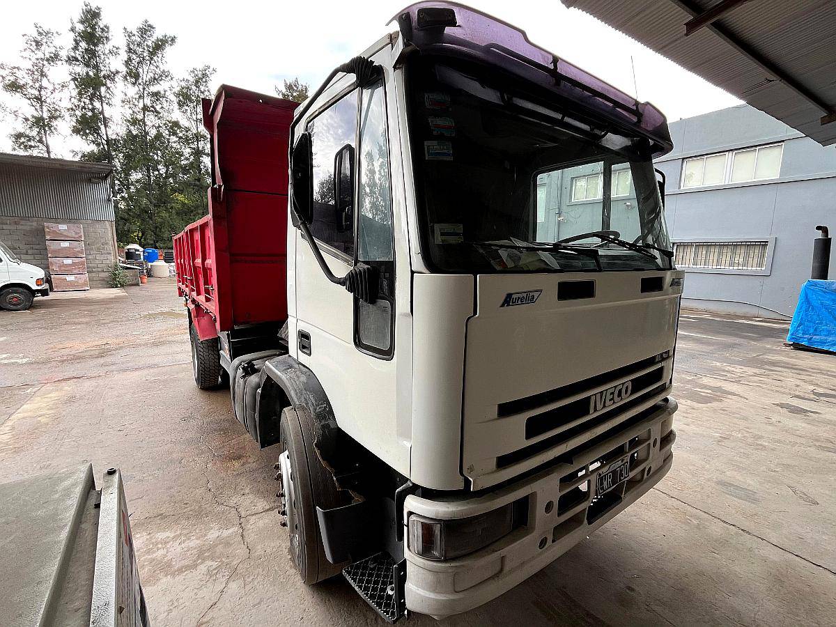 Chasis con Cabina Iveco