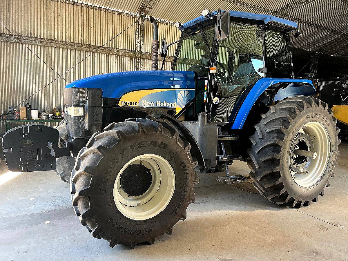 Tractor New Holland TM 7010
