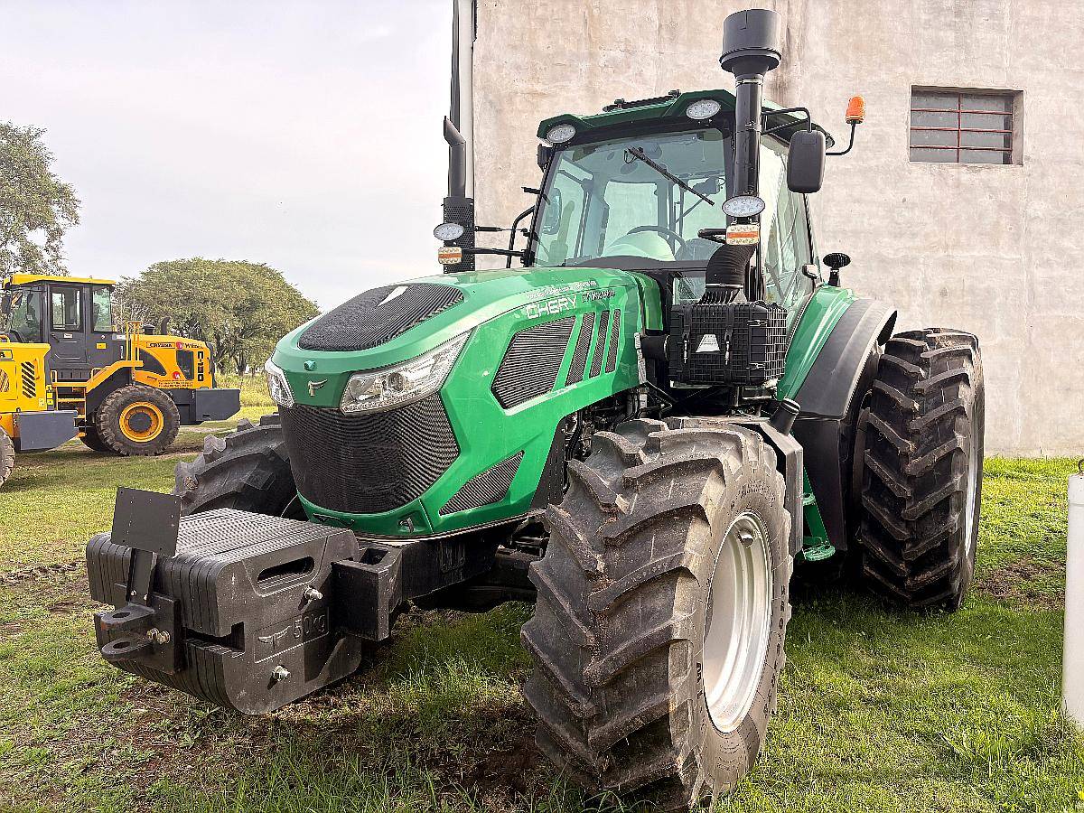 Tractor Agrochery 225 HP