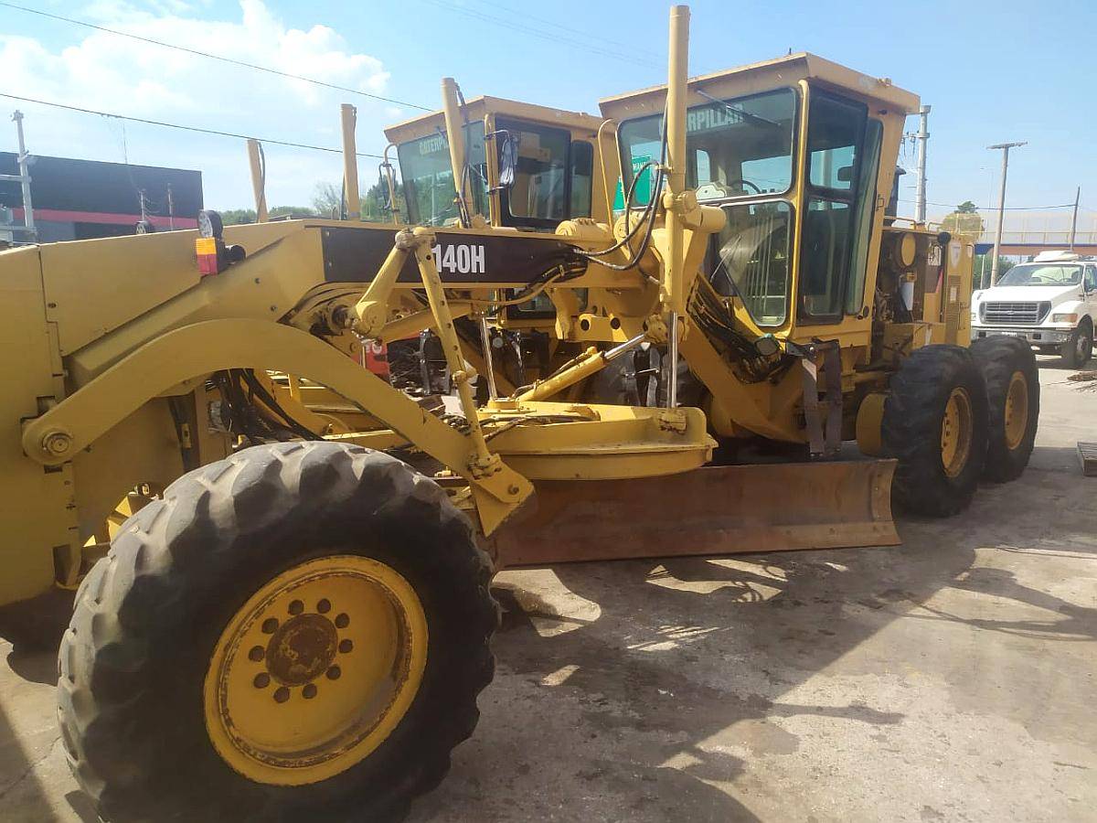 Excavadora Caterpillar 140h Usada