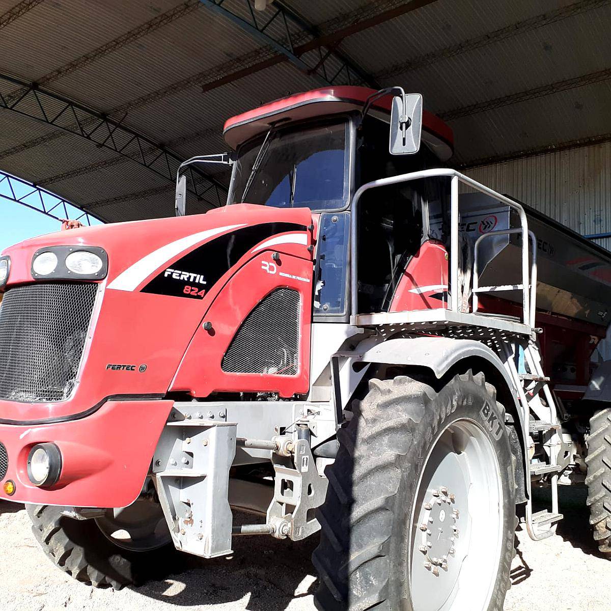 Fertilizadora Autopropulsada Fertec 824 Usada