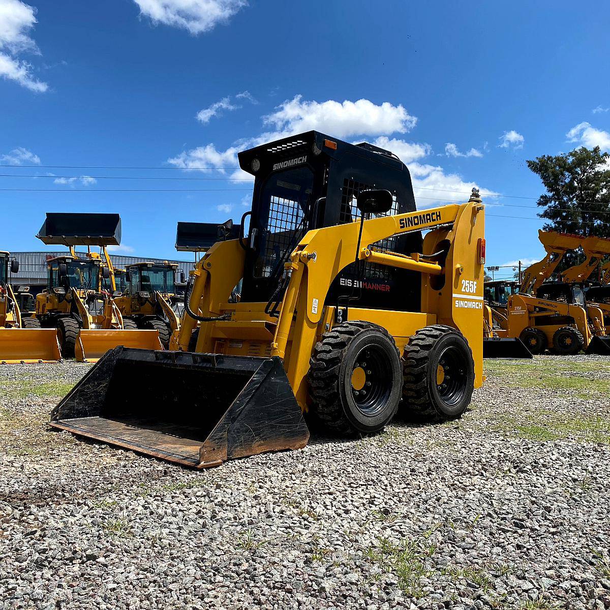Minicargadora 50hp Sinomach 255f Cerrada A/A