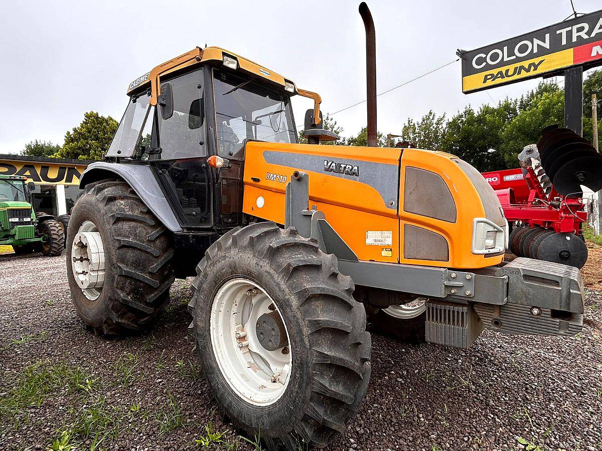 Tractor Valtra Modelo BM110