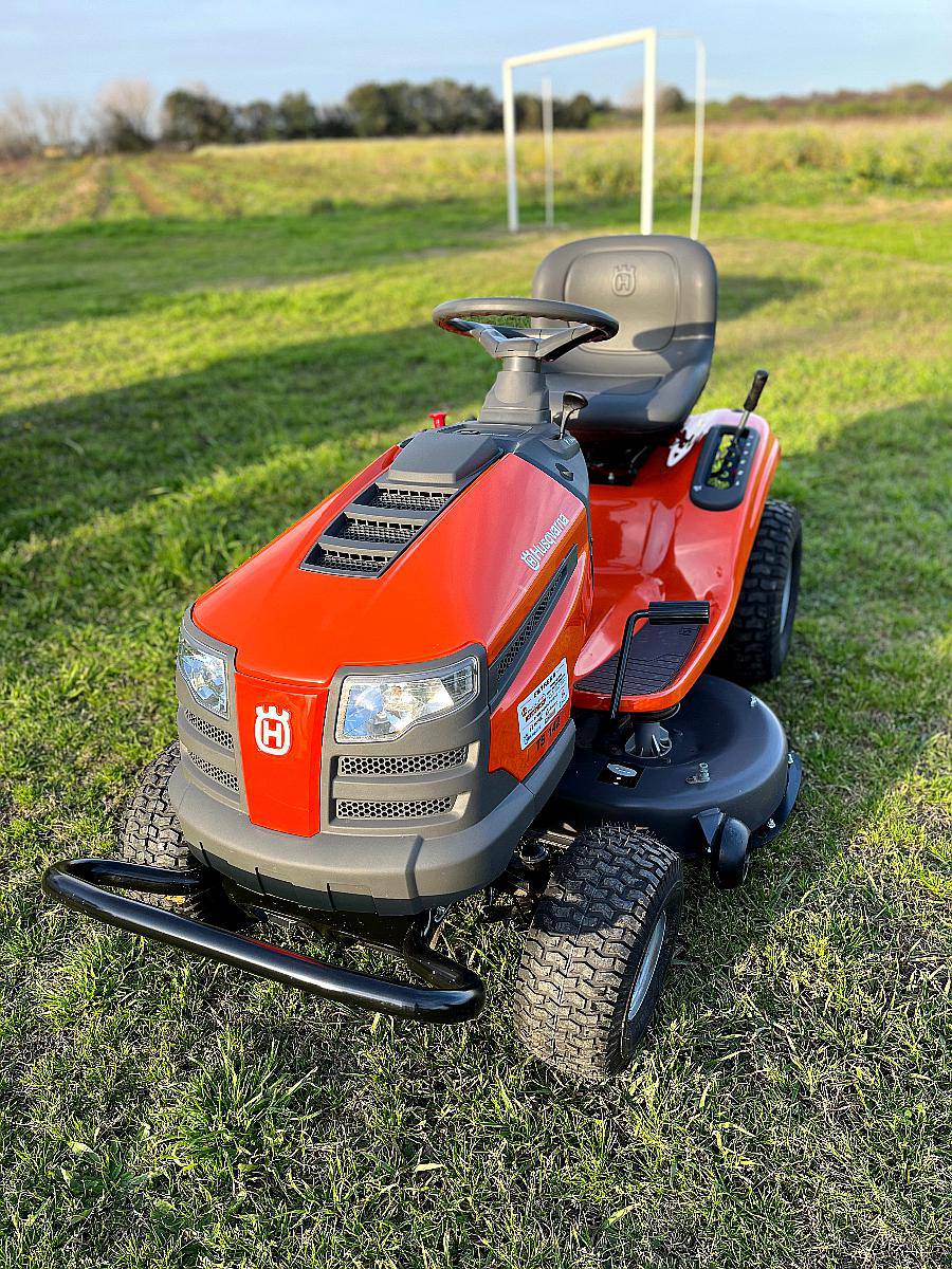 Minitractor Husqvarna de 17 HP 38 de Corte