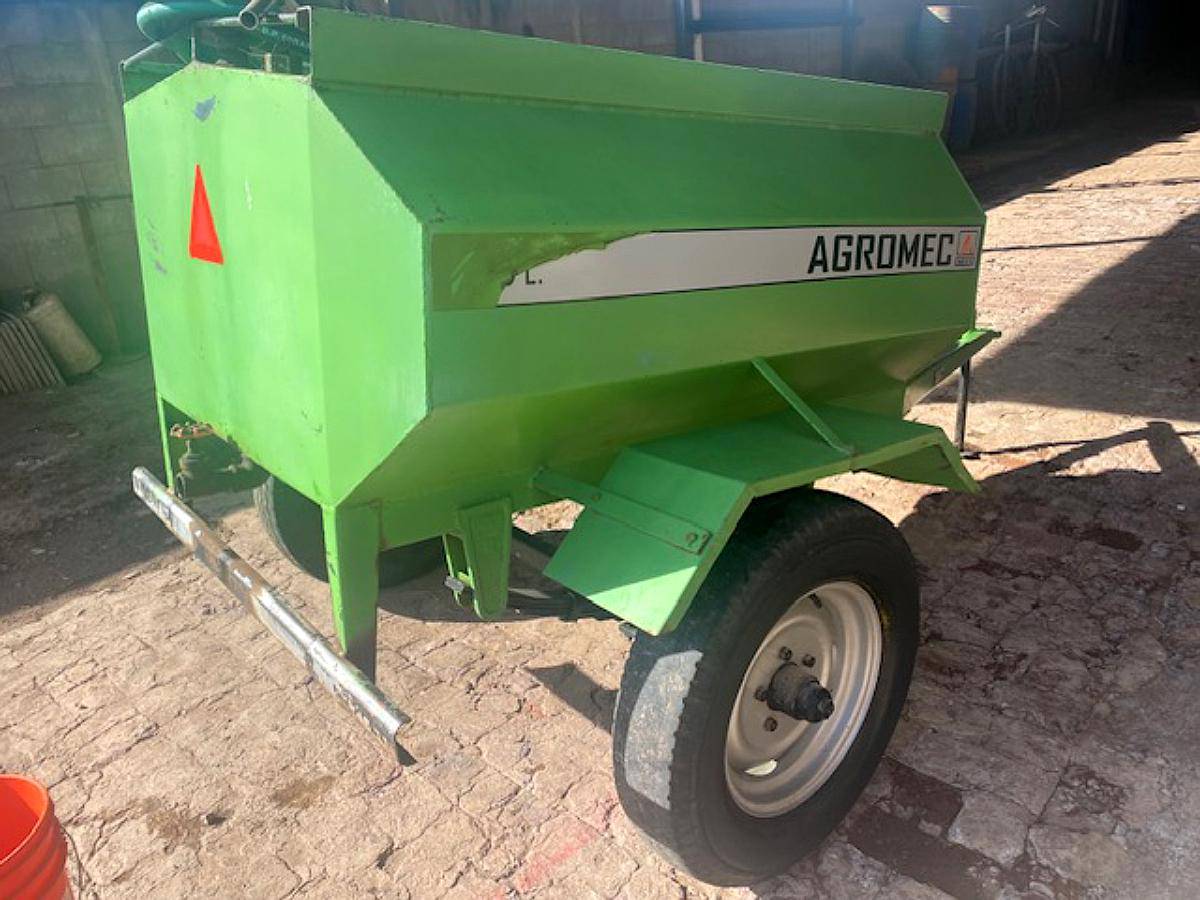 Tanque 1000 Litros Agromec con Bomba