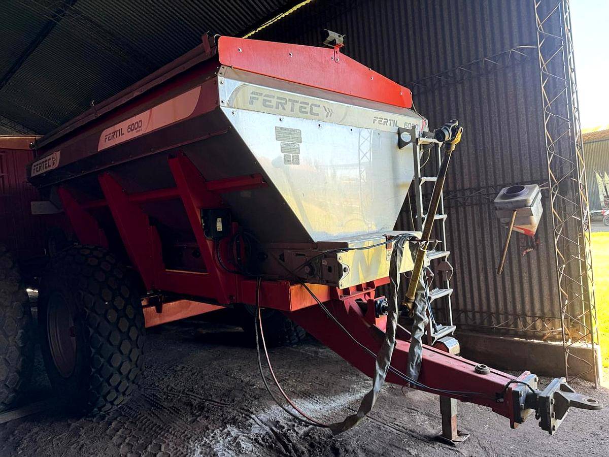 Fertilizadora Fertec Fértil 6000