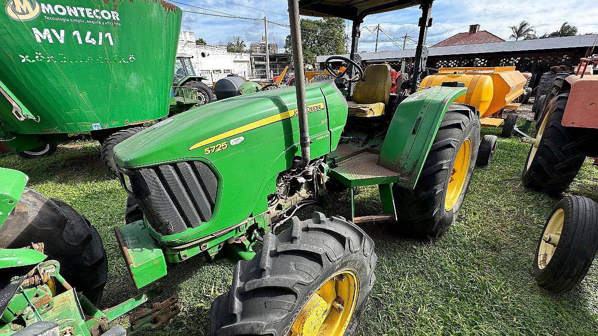Tractor John Deere 5725