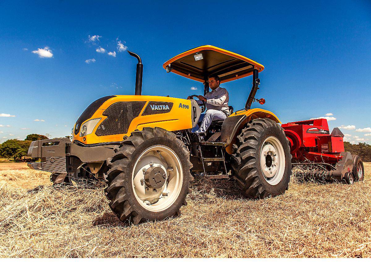 Tractor Valtra a 990 con Inversor