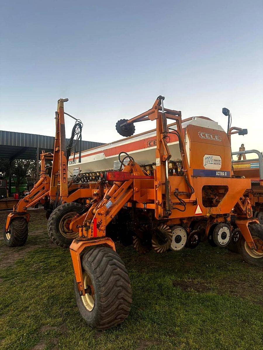 Sembradora Cele Activa II de 23x21 con Kit Excelente Estado