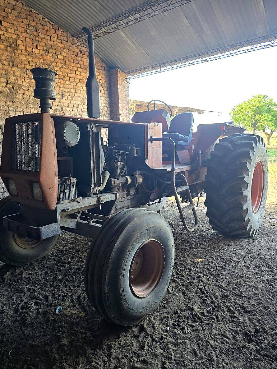 Tractor Zanello UP100 con Motor Perkins en Buen Estado