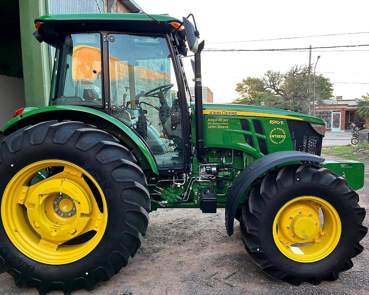 Tractor John Deere 6110e - Contado