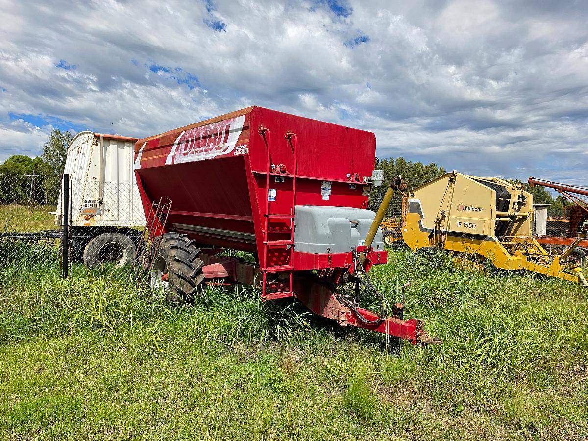 Mixer Ombu de 10m3 Rodado Simple con Balanza Magris
