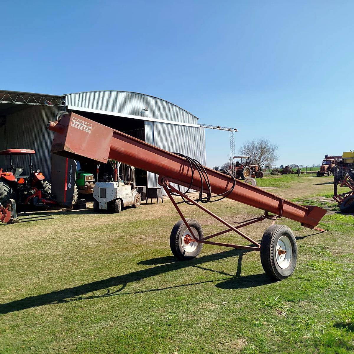 Chimango Elevador de Granos y Pastos. Pierini