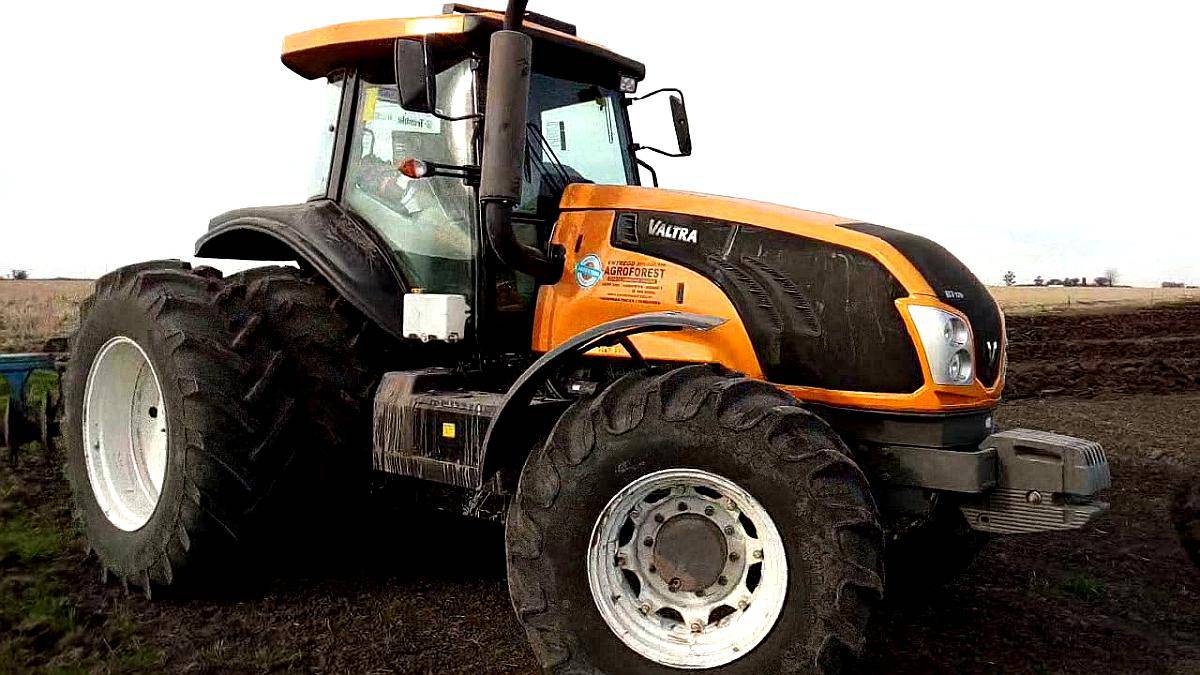 Tractor Valtra BT 170 con Duales y 3 Puntos Año 2021 Agroads