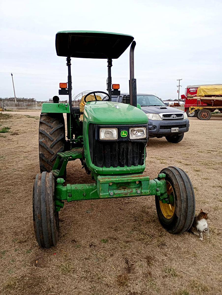 Tractor JD5075 - año 2014