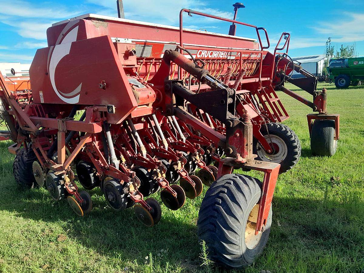 Pionera Super 3 de 25 Lineas a 0.20 CM, Ferti, Alfalfero