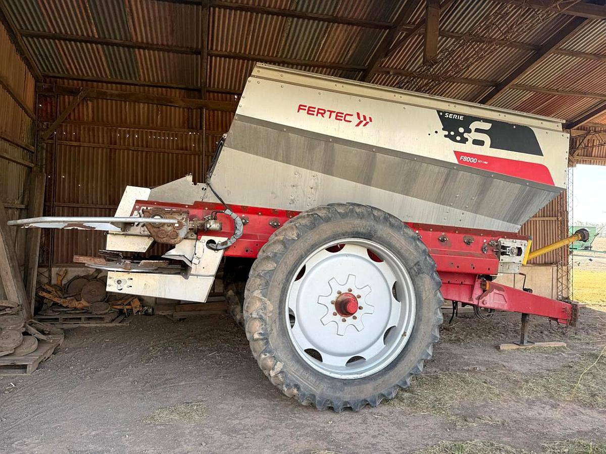 Fertilizadora de Organicos Fertec Serie 6 de 8000