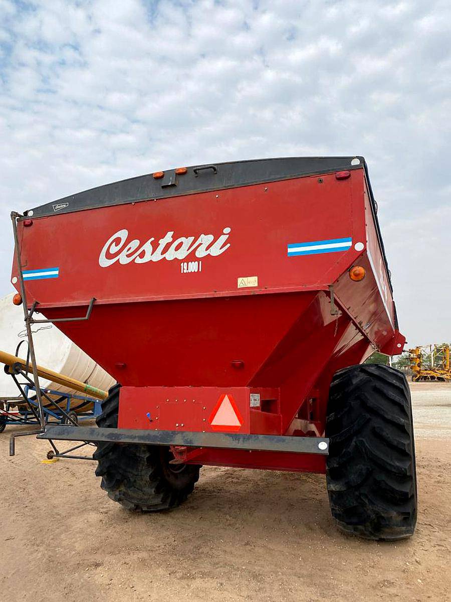 cestari-19000-l-con-balanza-a-o-2011-u-s-18-500-agroads