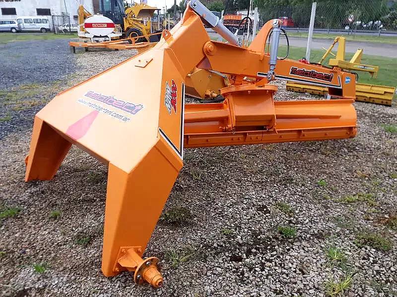 Niveladora Metalbert Modelo NAM 3000