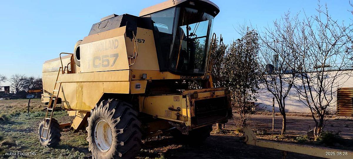 New Holland TC 57. año 1998