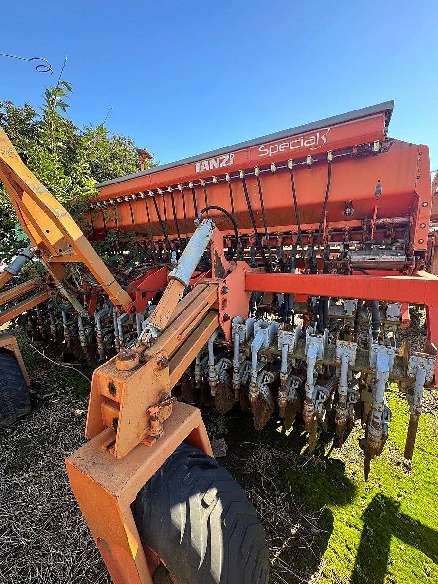Sembradora Grano Fino y Grueso Tanzi Special