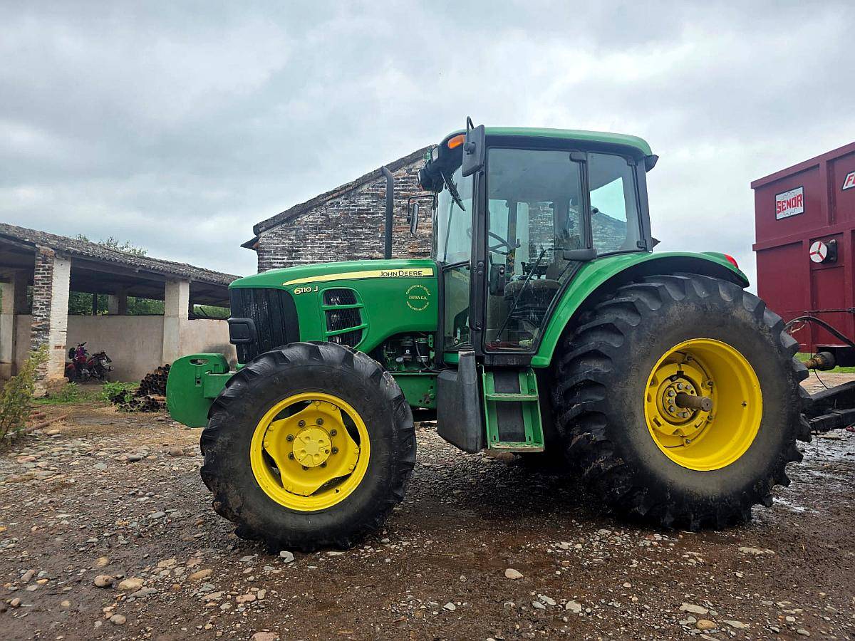 Tractor John Deere 6110j, Año:2018.