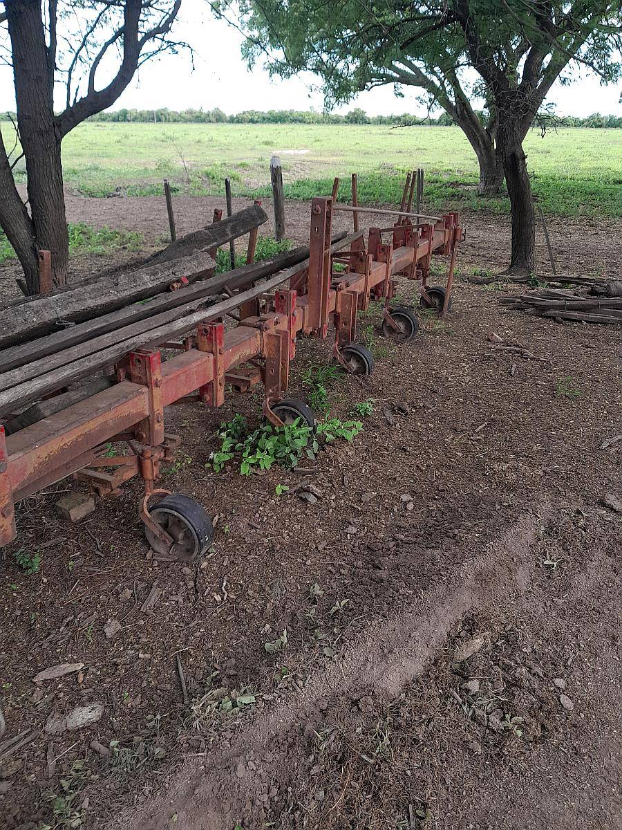 Cultivadora de 3 Puntos con Accesorios