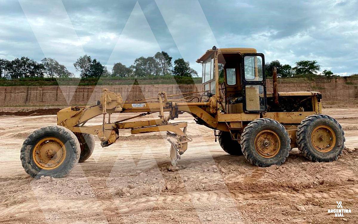 Motoniveladora Caterpillar 120b (id616)