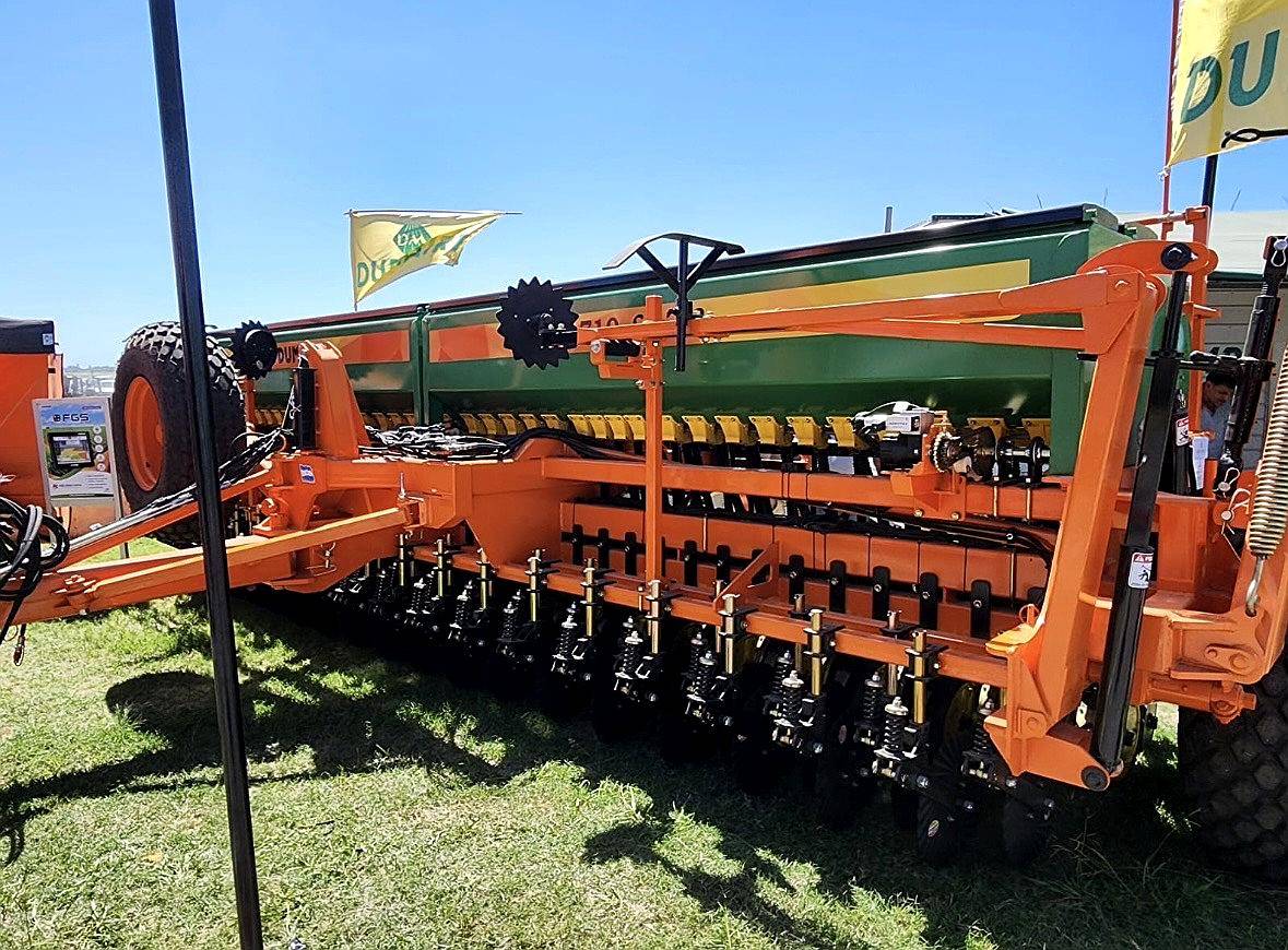 Sembradora Nueva Dumaire 710 Grano Fino de 35 a 19cm Serie 2