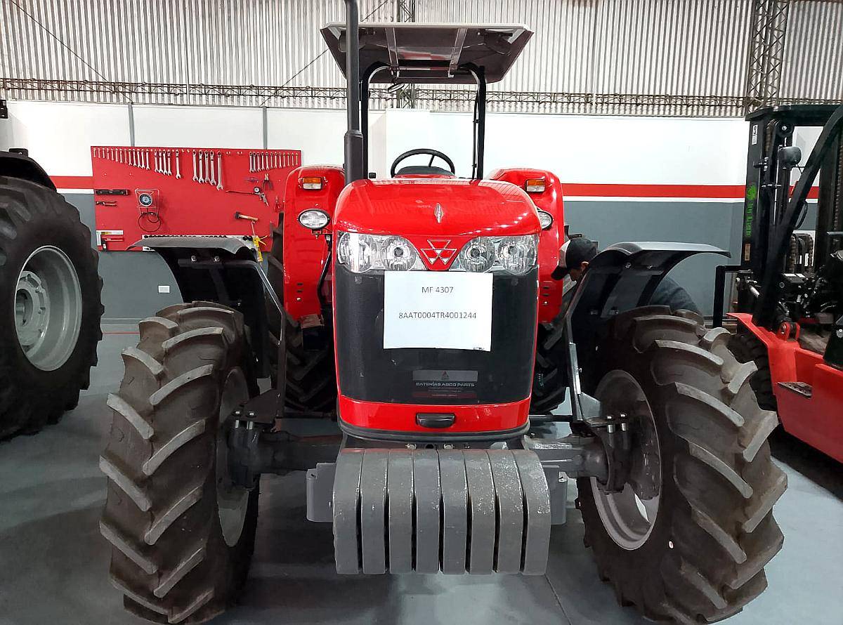 Tractor Massey Ferguson 4307 75 HP Versátil y Eficiente
