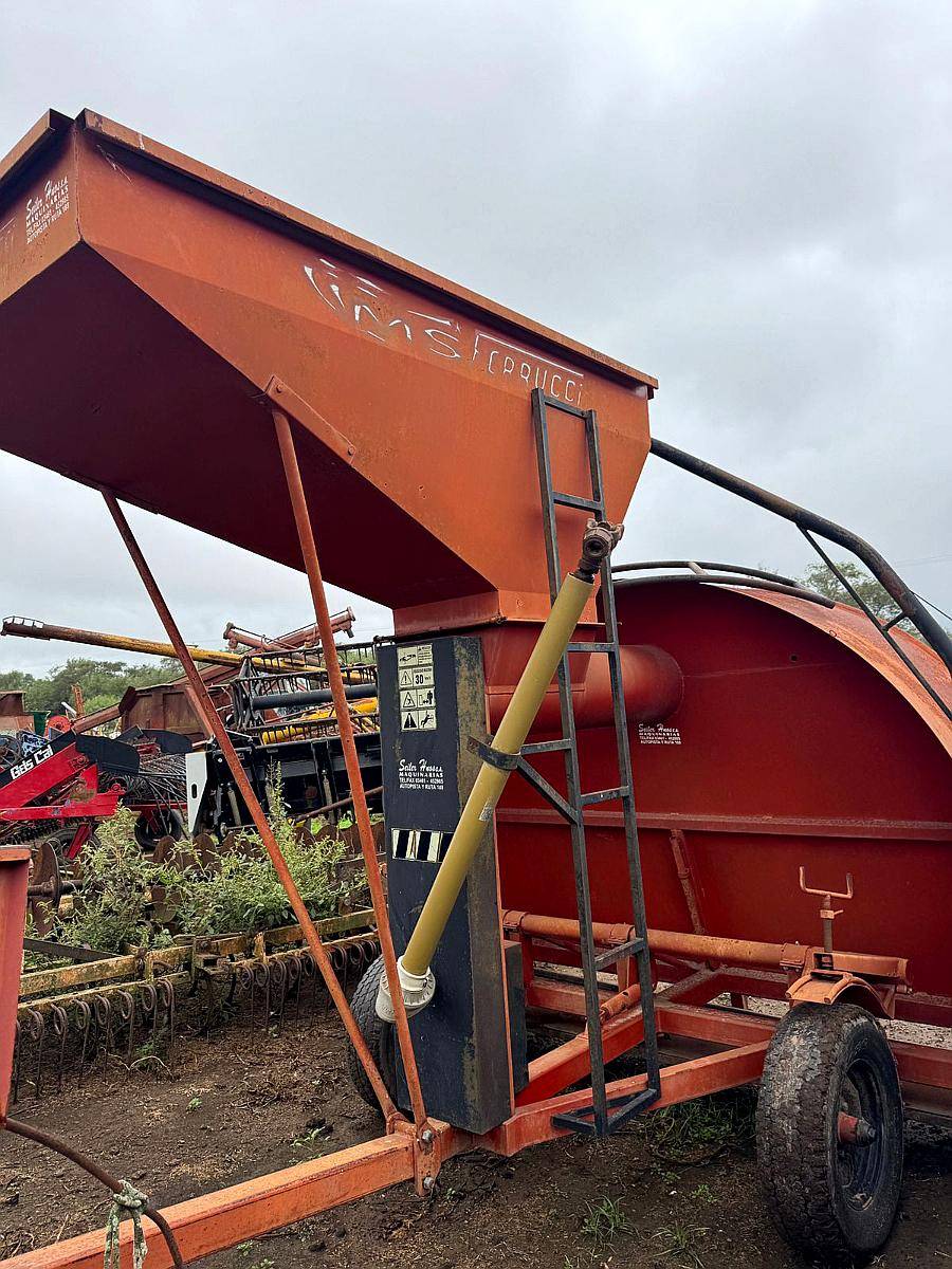 Embolsadora de Grano Cereal MS Ferrucci Roja 9 Pies