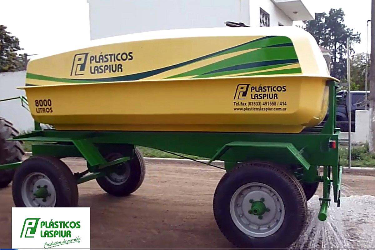 Acoplado Tanque 7.000 Lts. para Agua y Riego por Gravedad.