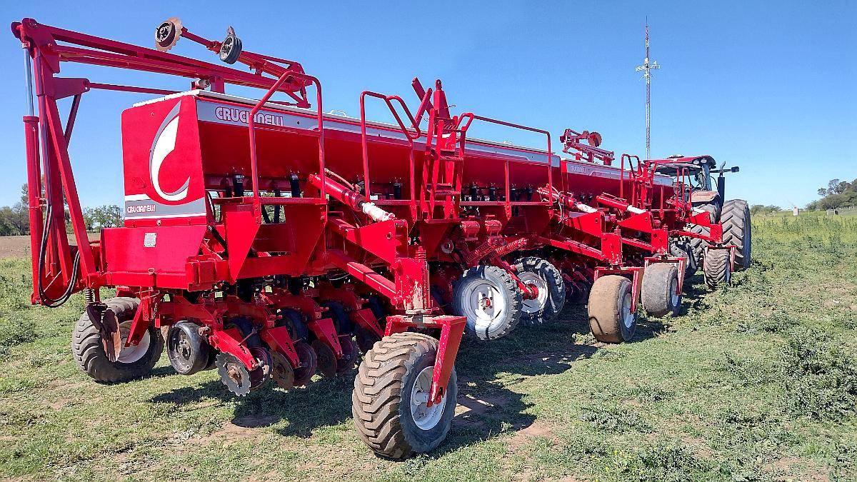 Sembradora Crucianelli 24 a 52,5 Neumática