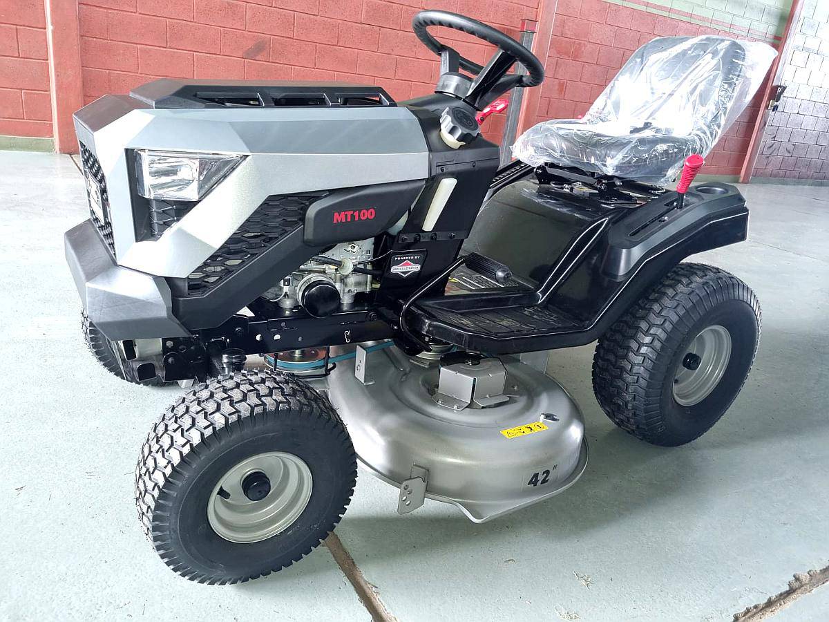 Tractor Corta Cesped Modelo CMC Shiruba de Murray