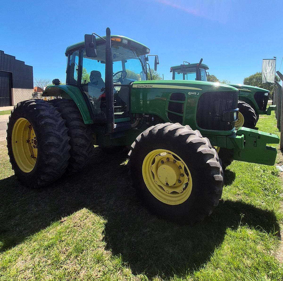 Tractor John Deere 6145j