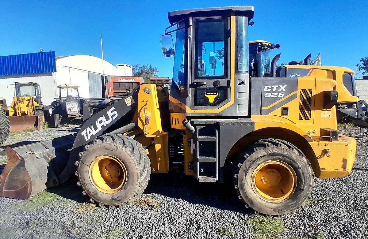Pala Cargadora Taurus CTX-926