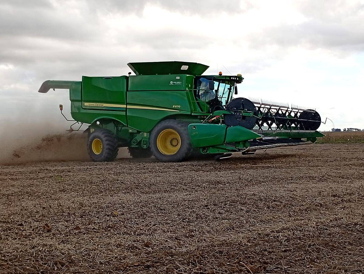 John Deere S670. DT. año 2017. 8000 Hs