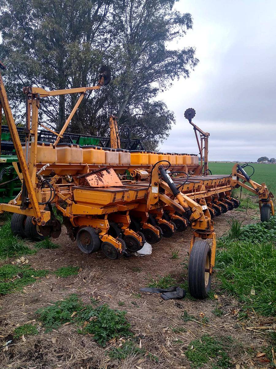 Sembradora Agrometal TX3 , 13 Lineas a 52 cm