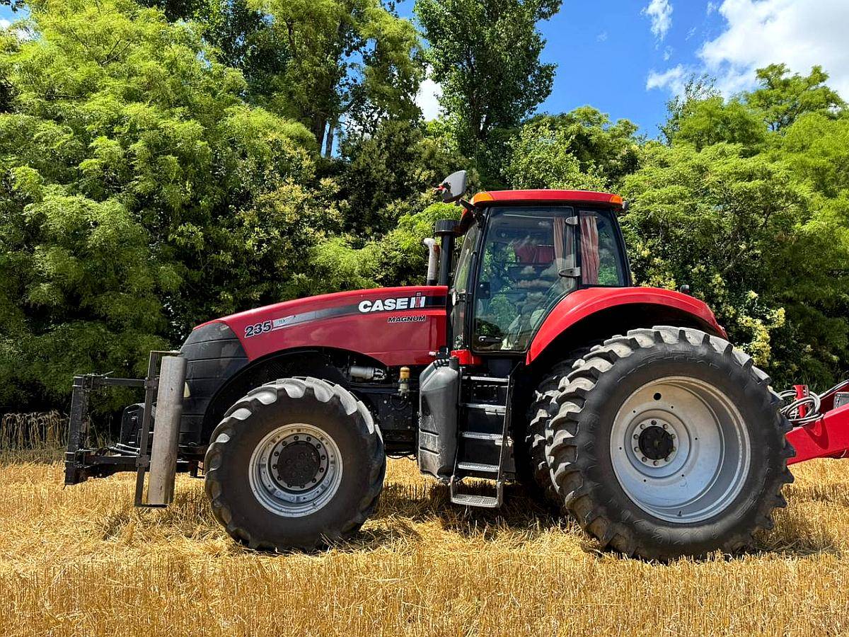 Case Magnum 235. año 2012. 235hp. 13969hs. Piloto. Mapeo.