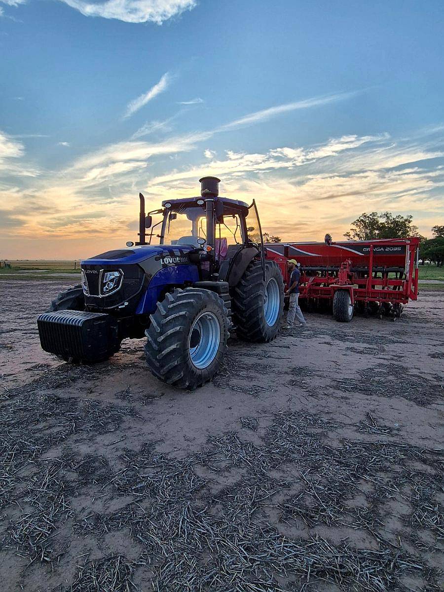 Tractor Lovol TR 1804 - 180 HP. Transmisión Carraro 16x16